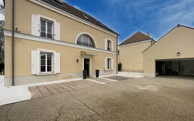 Maison 980 000 € BAILLY ROMAINVILLIERS (77700) photo 2