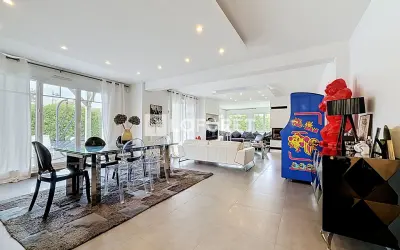 Maison 1 099 000 € BAILLY ROMAINVILLIERS (77700) photo 2