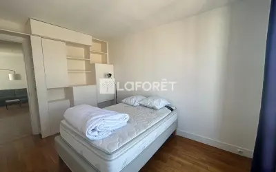Appartement 2 235 €/mois PARIS (75010) photo 5