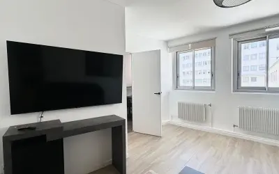 Appartement 2 100 €/mois PARIS (75016) photo 4