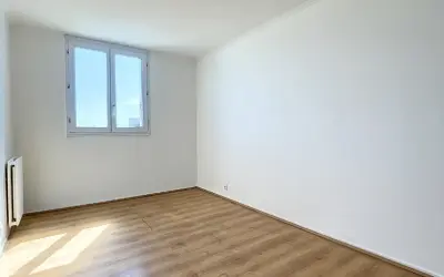 Appartement 1 038 €/mois NOISY LE GRAND (93160) photo 4
