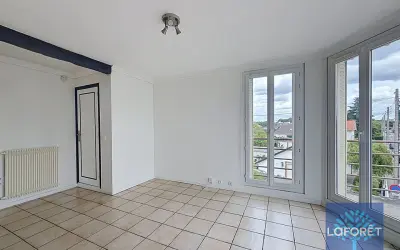 Appartement 880 €/mois NOISY LE GRAND (93160) photo 2