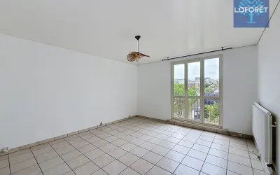 Appartement 1 200 €/mois NOISY LE GRAND (93160) photo 2