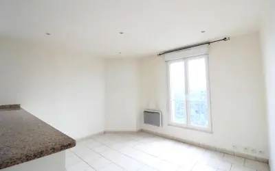 Appartement 700 €/mois VILLENEUVE LE ROI (94290) photo 2