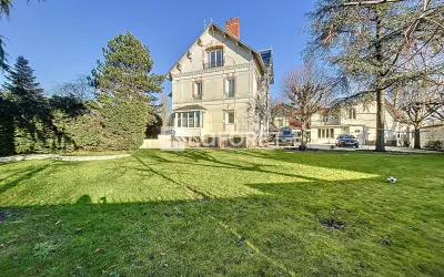Maison 7 500 €/mois LE VESINET (78110) photo 4