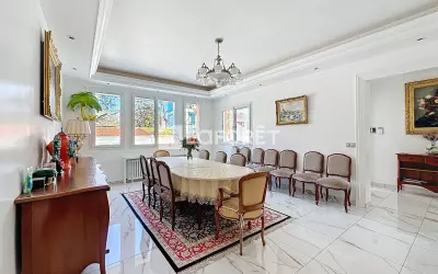 Maison 7 500 €/mois LE VESINET (78110) photo 5
