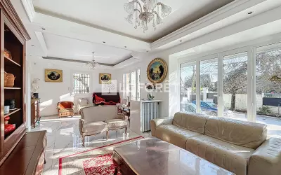 Maison 7 500 €/mois LE VESINET (78110) photo 8