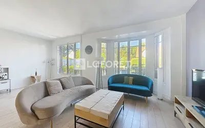 Maison 3 300 €/mois LE VESINET (78110) photo 2