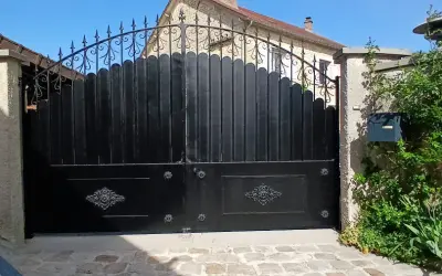Maison 2 200 €/mois OSNY (95520) photo 2