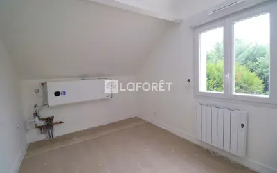 Maison 1 076 €/mois CHANTELOUP LES VIGNES (78570) photo 5