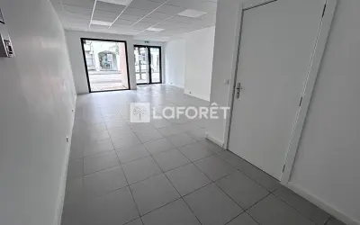 Local commercial 1 400 €/mois HT HC PONTAULT COMBAULT (77340) photo 2