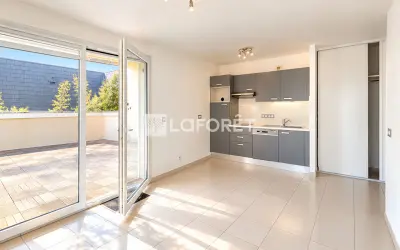 Appartement 1 100 €/mois EMERAINVILLE (77184) photo 2