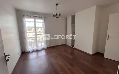 Appartement 1 100 €/mois EMERAINVILLE (77184) photo 4