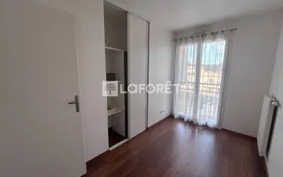 Appartement 1 100 €/mois EMERAINVILLE (77184) photo 5