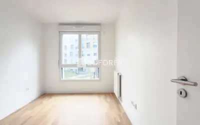 Appartement 1 460 €/mois NOISY LE SEC (93130) photo 4