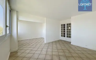 Appartement 986 €/mois NOISY LE GRAND (93160) photo 2