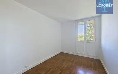 Appartement 986 €/mois NOISY LE GRAND (93160) photo 4