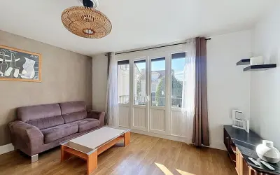 Appartement 1 250 €/mois SAINT MAUR DES FOSSES (94210) photo 2