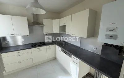 Appartement 1 300 €/mois ELANCOURT (78990) photo 8