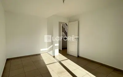 Appartement 792 €/mois JUZIERS (78820) photo 5