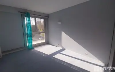 Appartement 1 100 €/mois LES ULIS (91940) photo 8