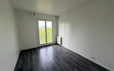Appartement 1 300 €/mois LES ULIS (91940) photo 5