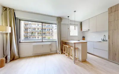 Appartement 1 300 €/mois PARIS (75010) photo 2