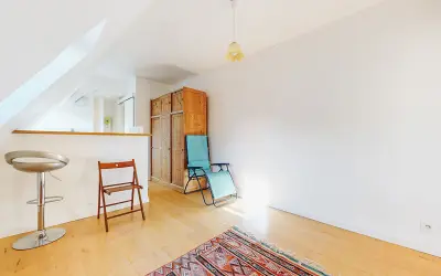 Appartement 990 €/mois PARIS (75010) photo 2
