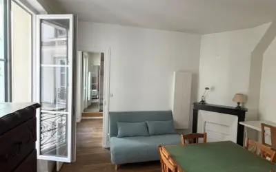 Appartement 1 096 €/mois PARIS (75018) photo 2