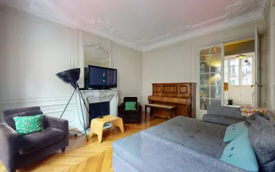 Appartement 3 315 €/mois PARIS (75010) photo 2