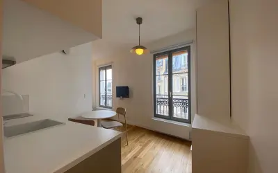 Appartement 1 900 €/mois PARIS (75018) photo 2