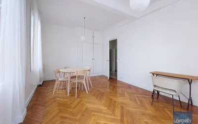Appartement 2 150 €/mois PARIS (75010) photo 2