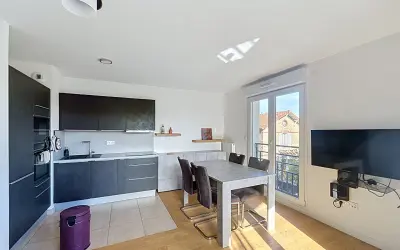 Appartement 1 767 €/mois SAINT MAUR DES FOSSES (94100) photo 2