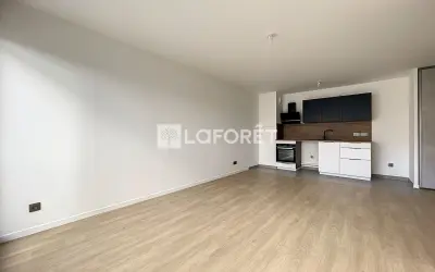 Appartement 1 363 €/mois SAINT CYR L ECOLE (78210) photo 2