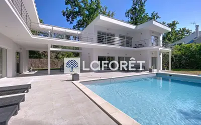 Maison 1 950 000 € FEUCHEROLLES (78810) photo 2
