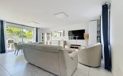 Maison 2 200 €/mois SUCY EN BRIE (94370) photo 4