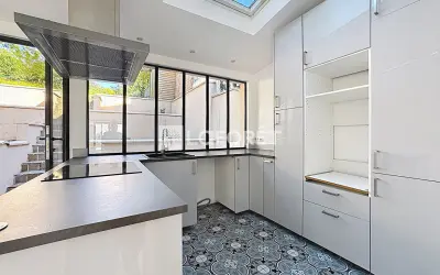 Maison 3 700 €/mois SURESNES (92150) photo 5