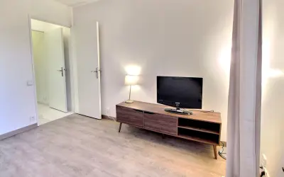 Appartement 920 €/mois SURESNES (92150) photo 4