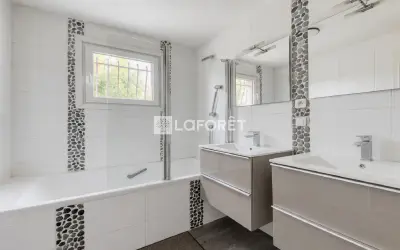 Maison 369 500 € ROISSY EN BRIE (77680) photo 2