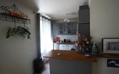 Appartement 1 992 €/mois PARIS (75010) photo 2