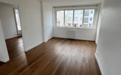 Appartement 2 350 €/mois PARIS (75007) photo 2