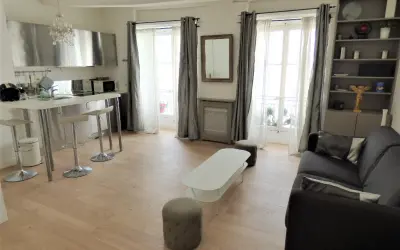Appartement 1 648 €/mois PARIS (75007) photo 2