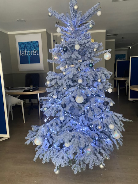 décoration agence sapin de Noël